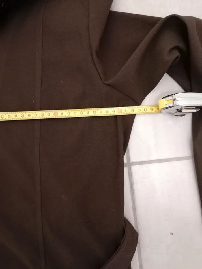 'veste marron foncé touché doux effet suédine très peu portée taille 2 - photo numéro 3