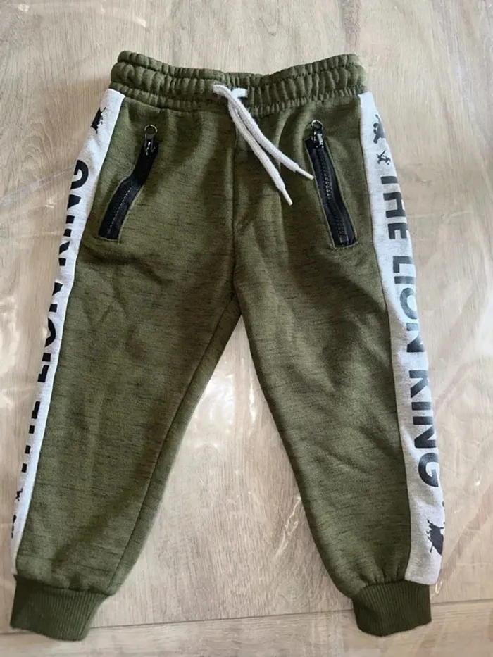 Pantalon survêtement roi lion