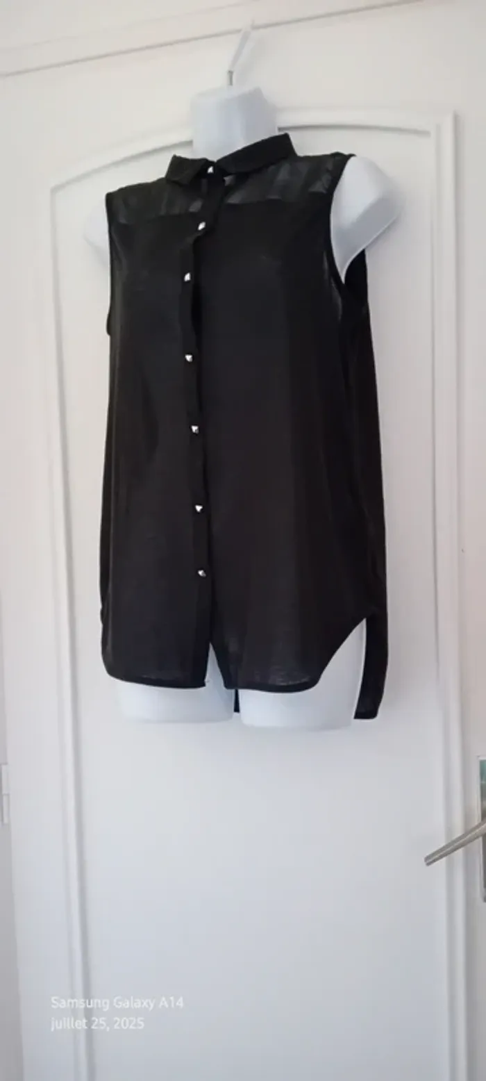 Blouse sans manches longue semi transparente bi matière avec boutons noire femme S h&m - photo numéro 6