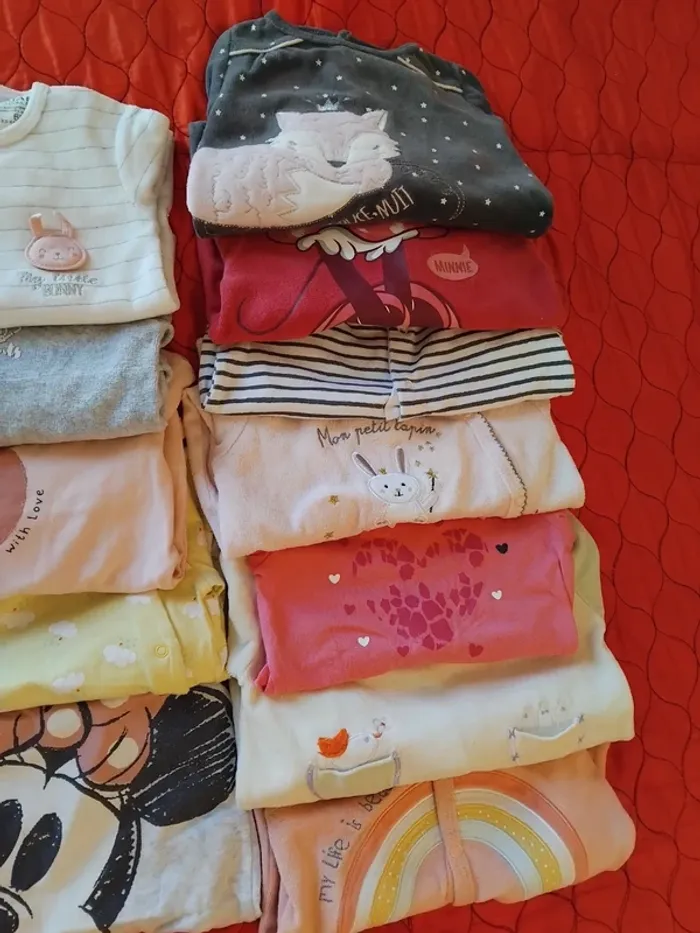 Pyjamas fille 6mois - photo numéro 15