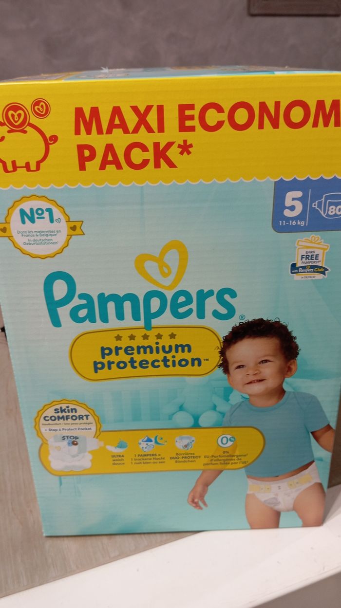 Pack Pampers premium protection taille 5 neuf jamais ouvert