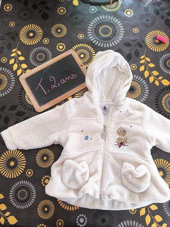 Veste doublée mi-saison taille 2 ans en très bon état