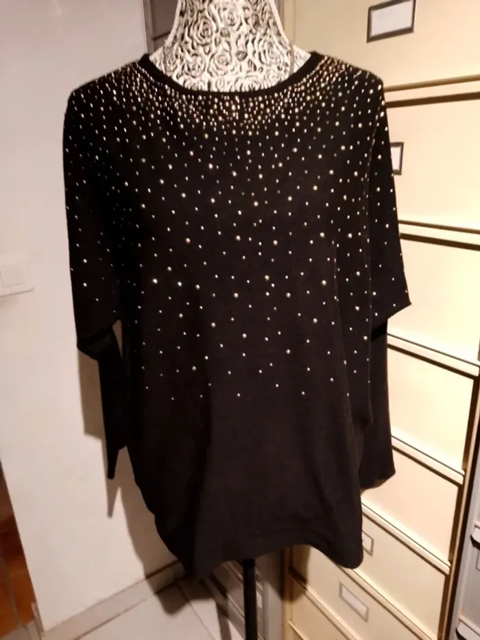 Pull noir T48