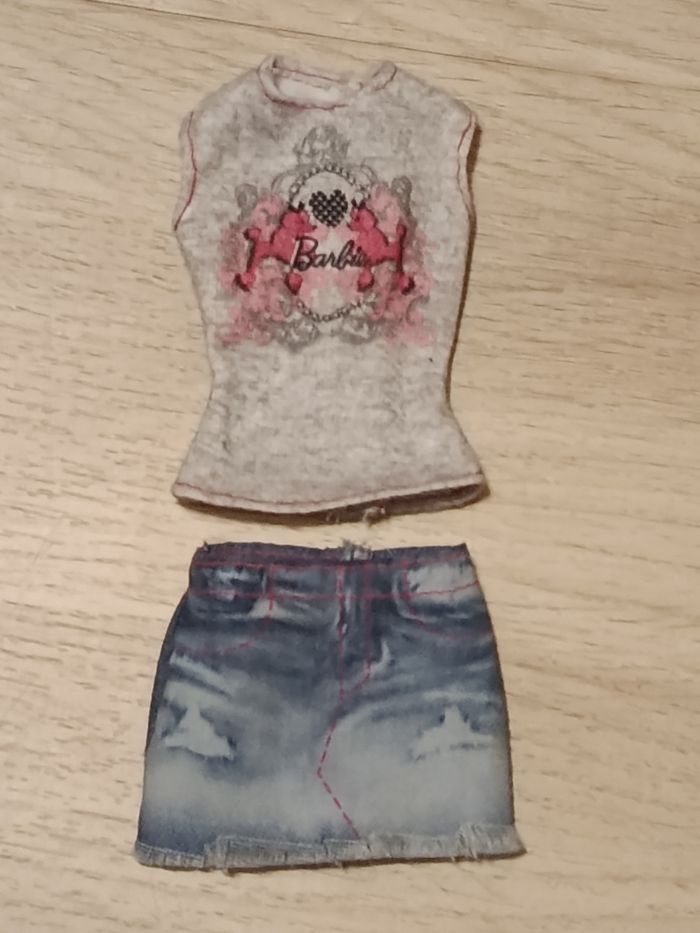 Lot vêtements Barbie - photo numéro 2