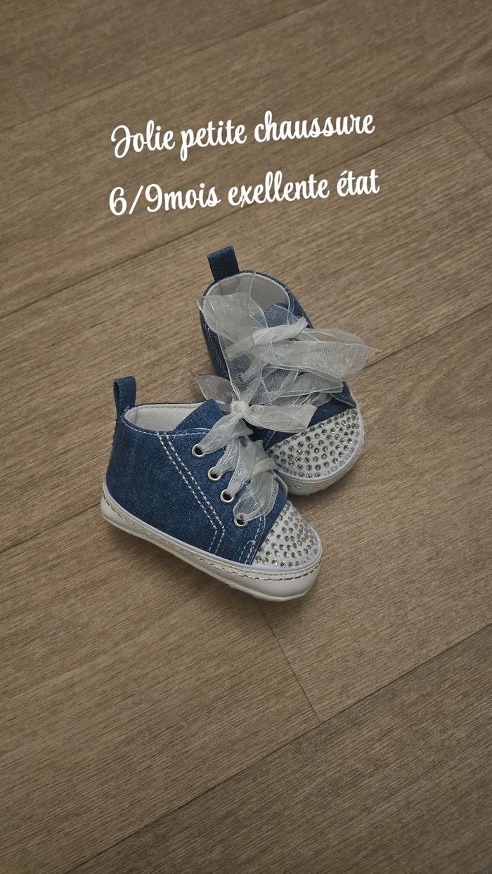 Jolie petite a strass