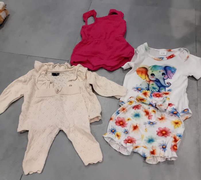 Lot de vêtements fille en taille 3 mois - photo numéro 7