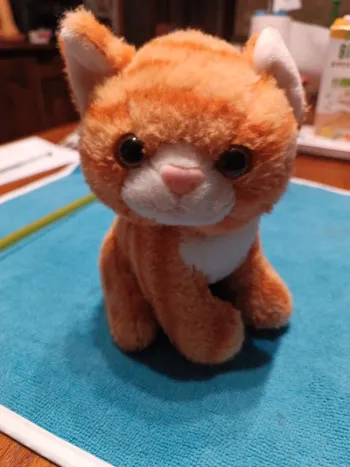 Peluche chaton roux Corneli Ben 20 cm