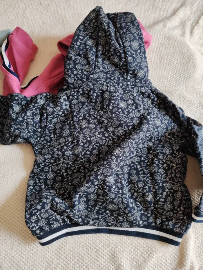 Deux sweats à capuche - photo numéro 7