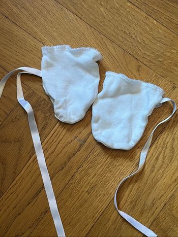 Moufles bébé naissance