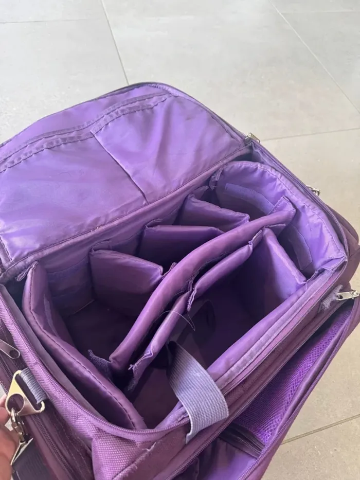 Sac à bandoulière violet, il y a quelques traces 42x24x24cm - photo numéro 6