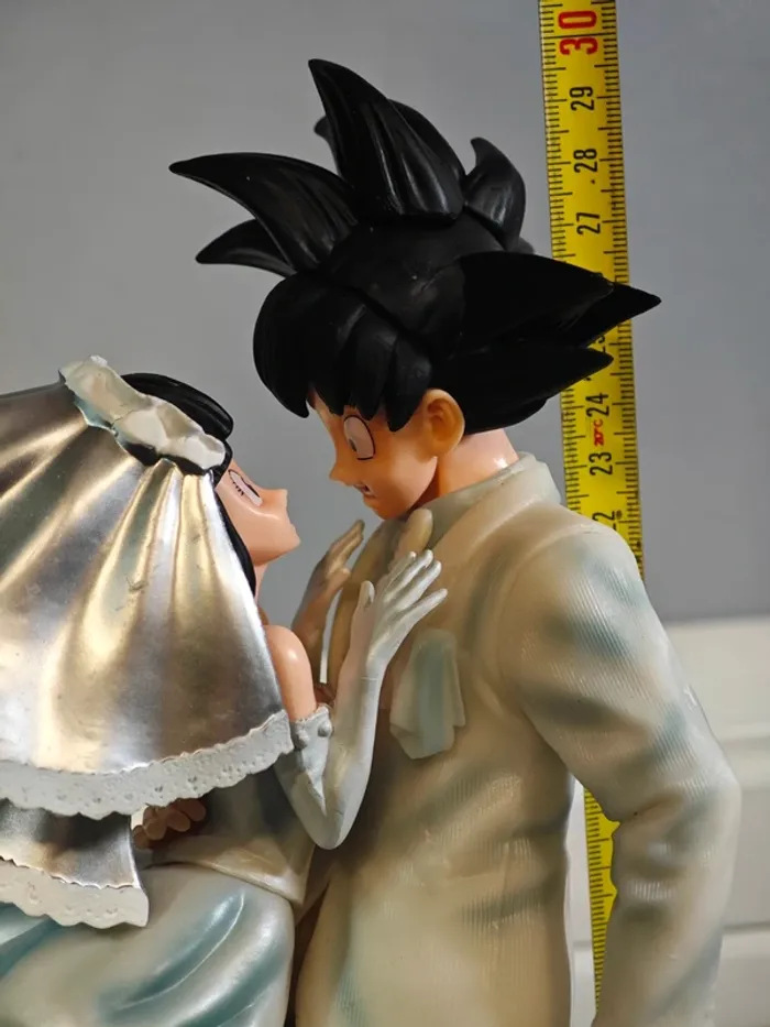 Figurine Dragon Ball : Goku & Chichi Just Married 30cm neuve sans boîte - photo numéro 9