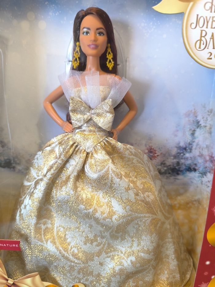 Barbie joyeux noël 2025 neuf jamais ouvert - photo numéro 2