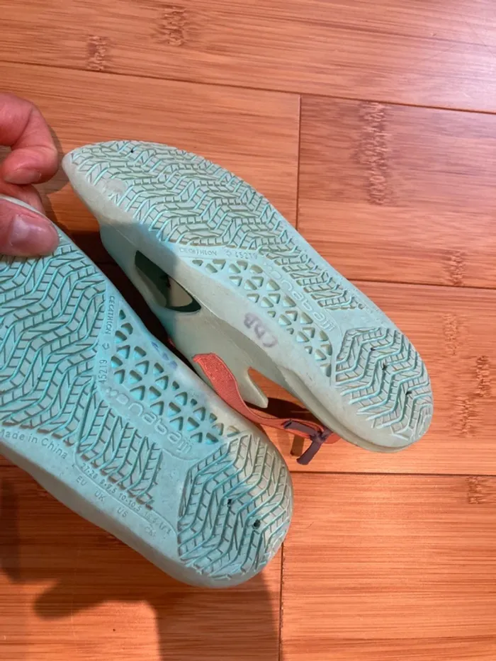 Pointure 28 - Chaussure Sandale Piscine Enfant SLAP 100 BASIC Menthe Rose - photo numéro 3