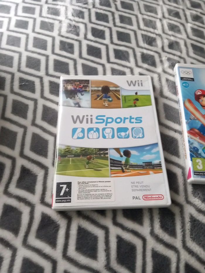 Wii blanche retroconpatible avec 3 jeux et câblage et volant - photo numéro 12