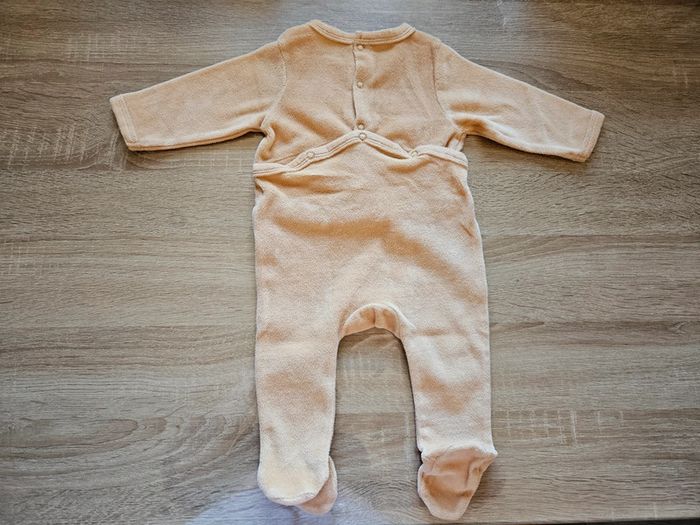 Pyjama velour 6 mois neuf - photo numéro 3