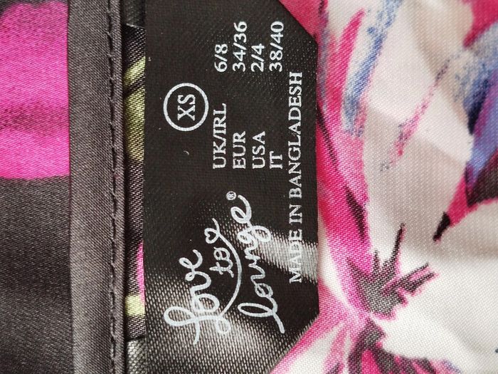 Joli débardeur noir fleurie Love to lounge taille 34/XS - photo numéro 3