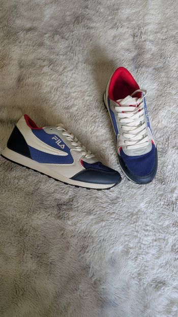 Baskets Fila taille 39