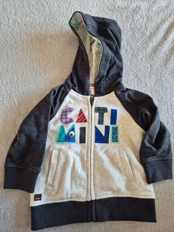 Veste à capuche zippé 12 mois