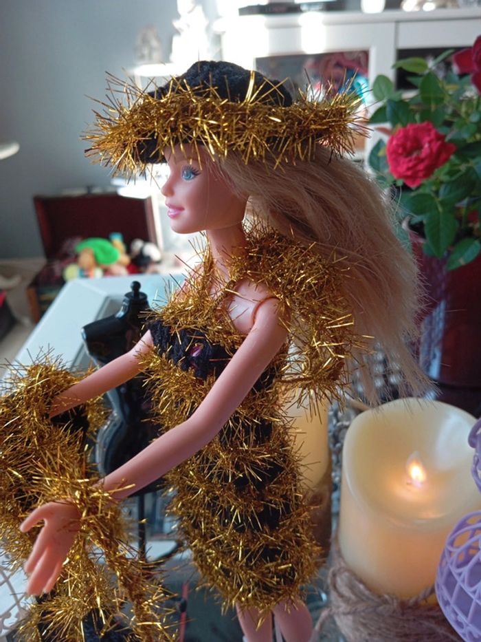 Vêtements pour barbie 3+1€