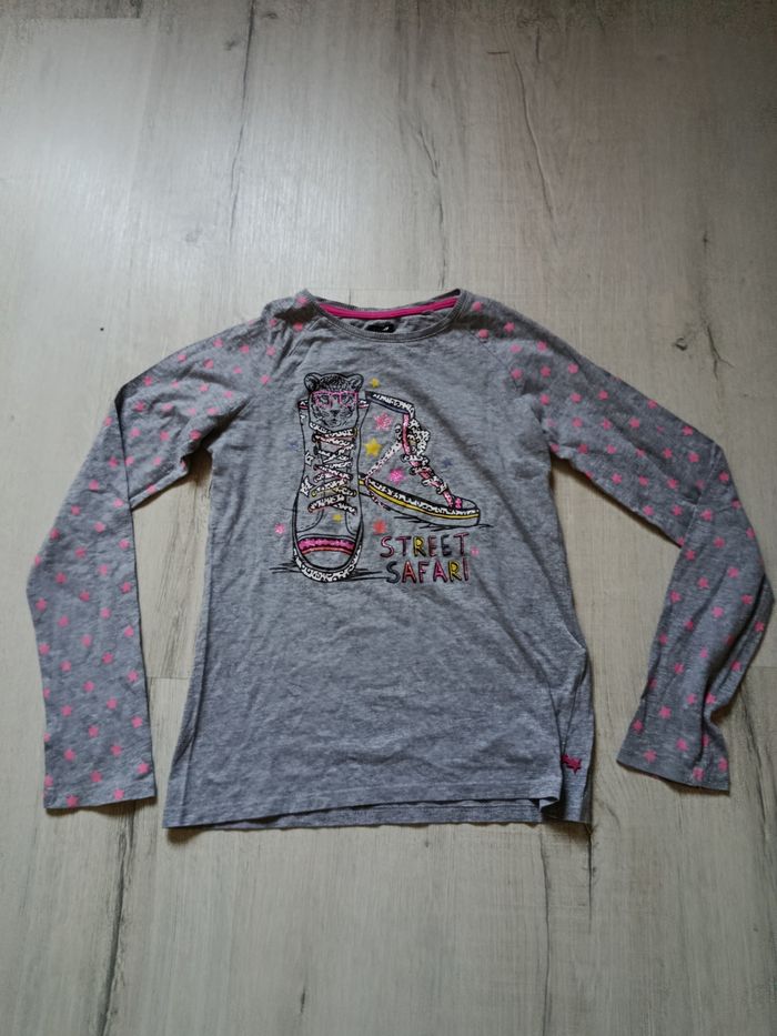 Tee-shirt manches longues marque Kiabi taille 12 ans