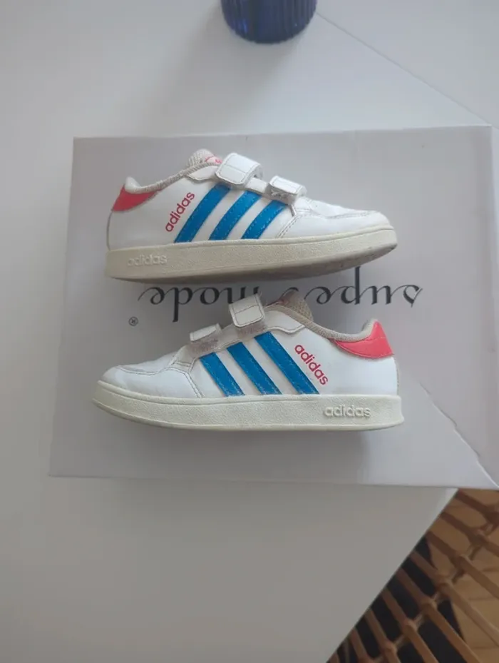 Baskets adidas tbe