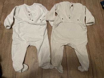 2 pyjamas 1 pièce