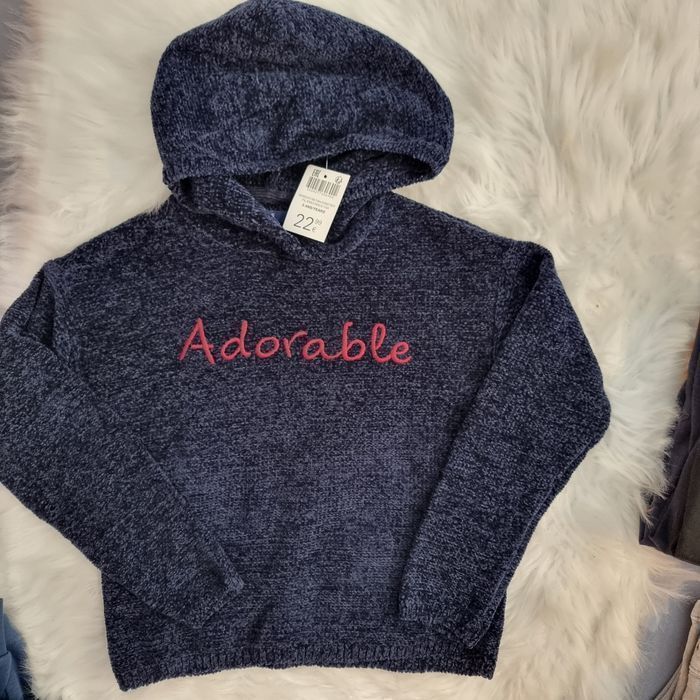 NEUF (non porté) 🩷🩷🤩😍 superbe pull à capuche doux et chaud 8 ANS  fille🤩😍🩷🩷🩷