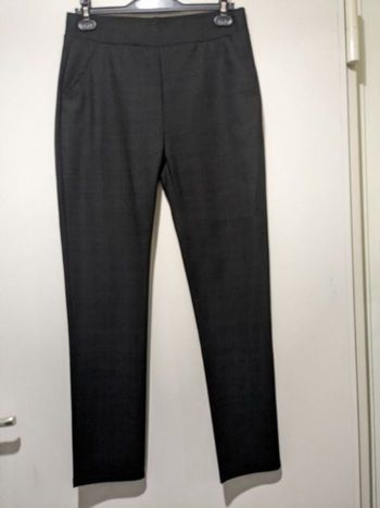 Pantalon NSW stretch noir et gris. Taille 40