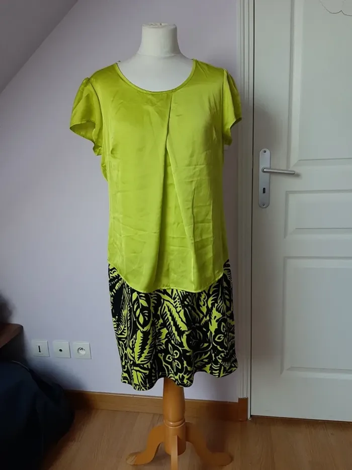 Robe.