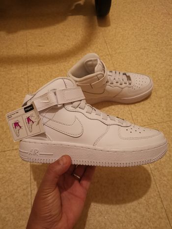 Basket Nike Air Force 1 MiD taille 37.5.