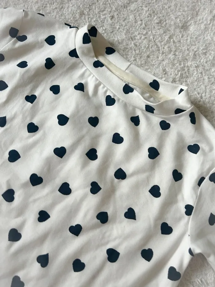 Chemise de nuit handmade blanche à cœurs bleus 6/7 ans - photo numéro 3