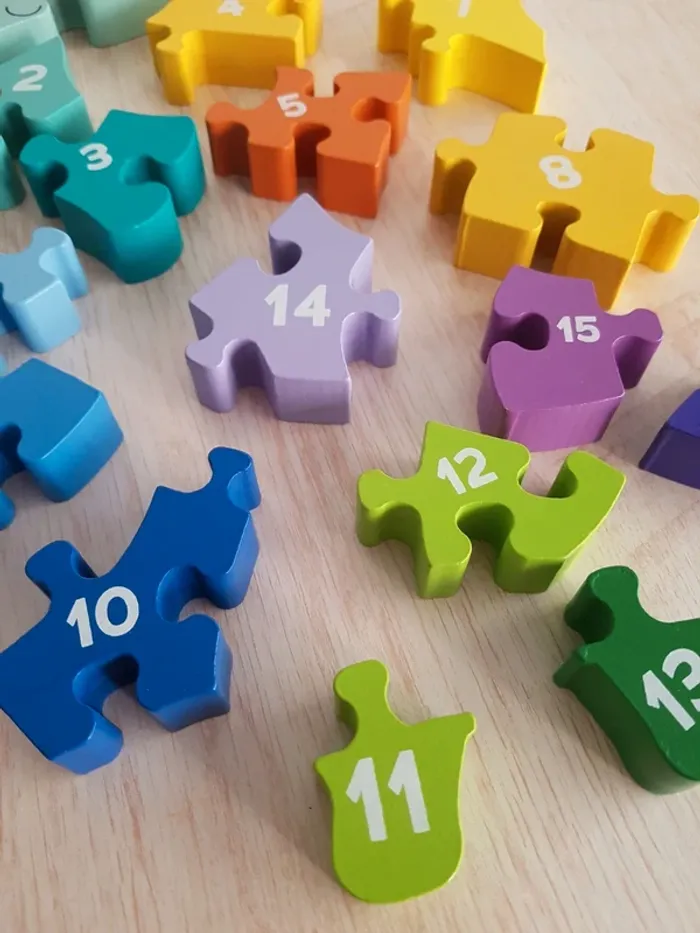 Puzzle spinosaure en bois chiffres et couleurs - photo numéro 17