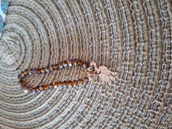 Bracelet avec breloque chat