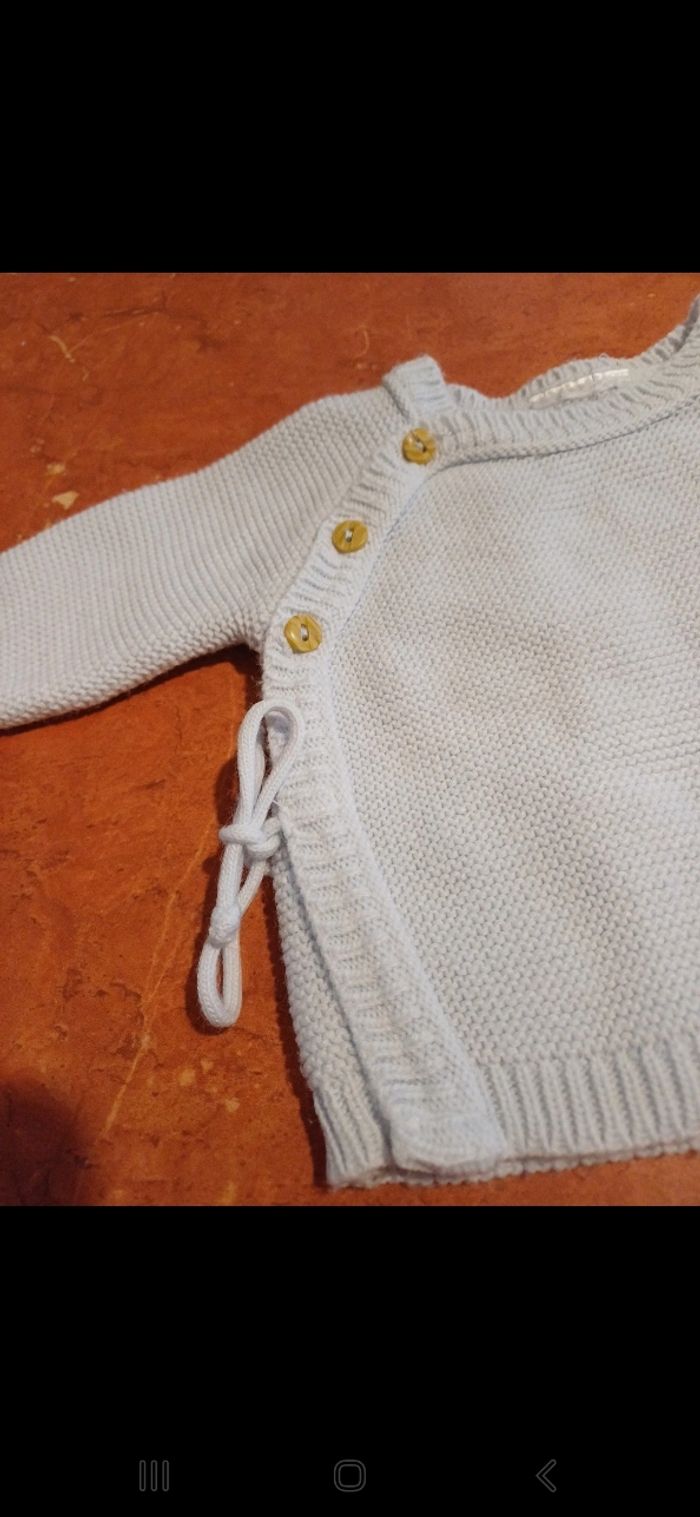Gilet bébé taille 1 mois - photo numéro 2