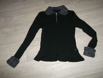 Pull noir col et bas des manches bouclettes grises et noires 38 TBE