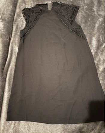 Robe noir simple chic et légère fait classe