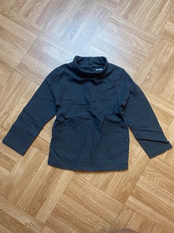 Sous pull noir taille 18 mois Kiabi