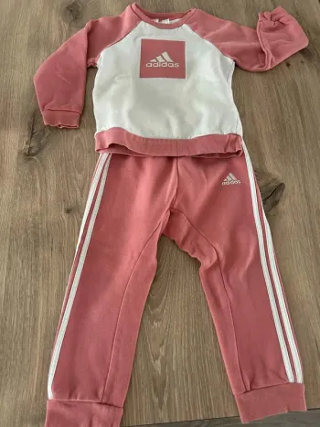 Ensemble Adidas jogging rose