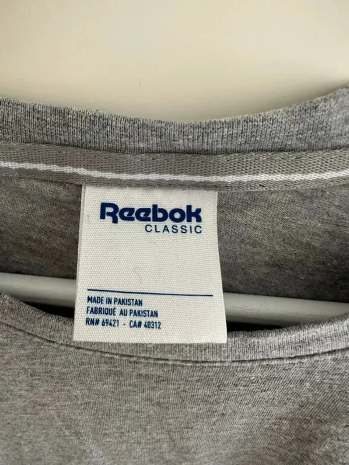 Tshirt gris reebok femme taille M , très bon état - photo numéro 3