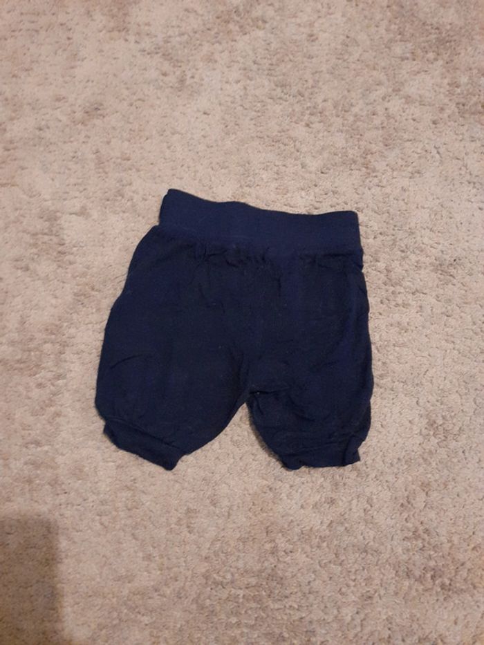 Short 9 mois - photo numéro 3