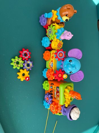 Train à engrenages magique