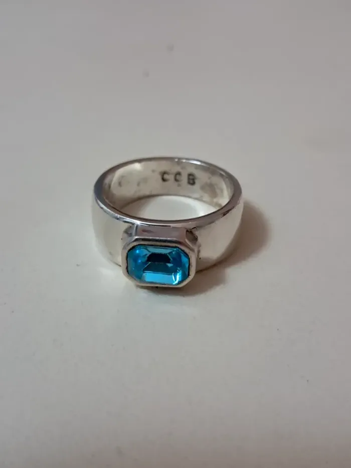 Bague fantaisie très bel effet