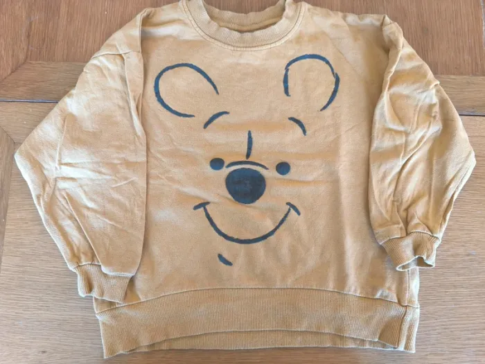310900 pull moutarde garçon 6ans disney winnie