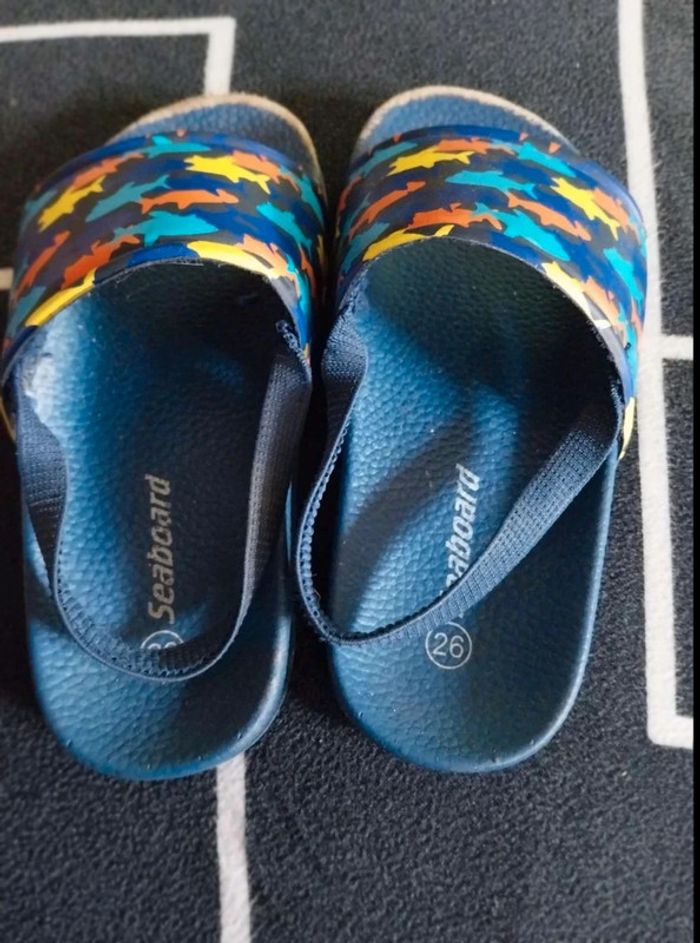 Chaussures T26 requin - photo numéro 4
