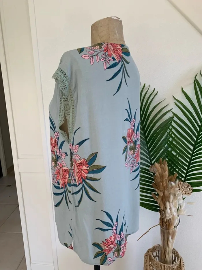Jolie blouse fluide fleurie femme 38/40 - photo numéro 3