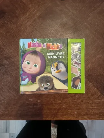Livre magnet Masha et Michka