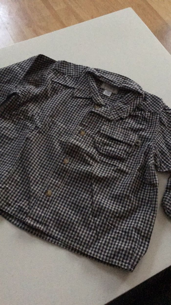 Chemise à petits carreaux blanc et bleu