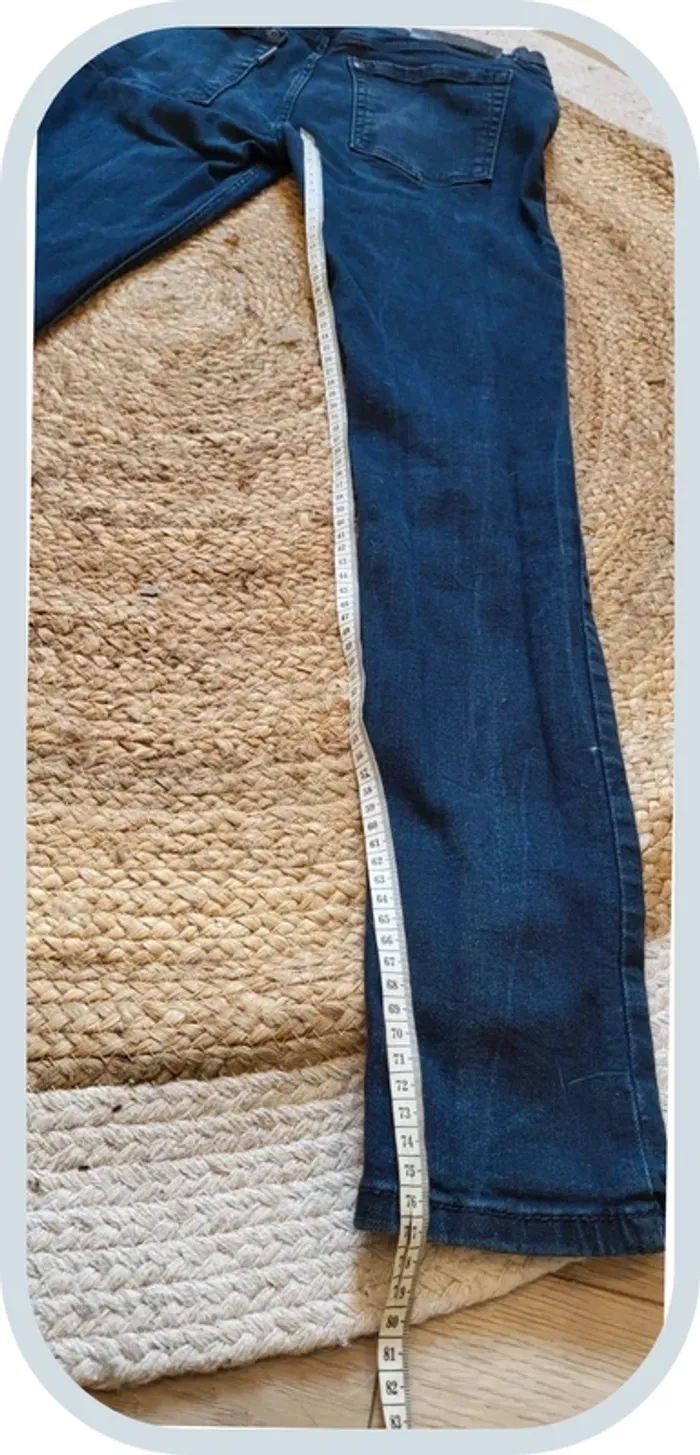 Jean slim bleu foncé McDonald's – Taille 36 – Bon état
- Femme - photo numéro 11