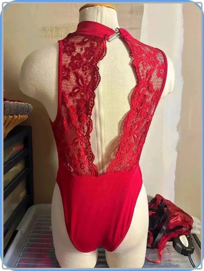 Tres jolie Body taille 42 neuf - photo numéro 5