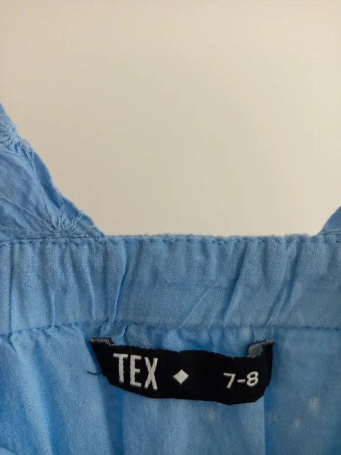 Jolie robe broderie anglaise bleu lavande 7/8 ans - photo numéro 4